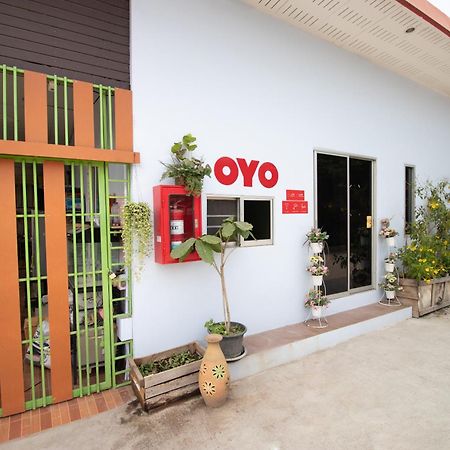 Oyo 644 Pong Pai House Hotel Bangkok Exterior photo